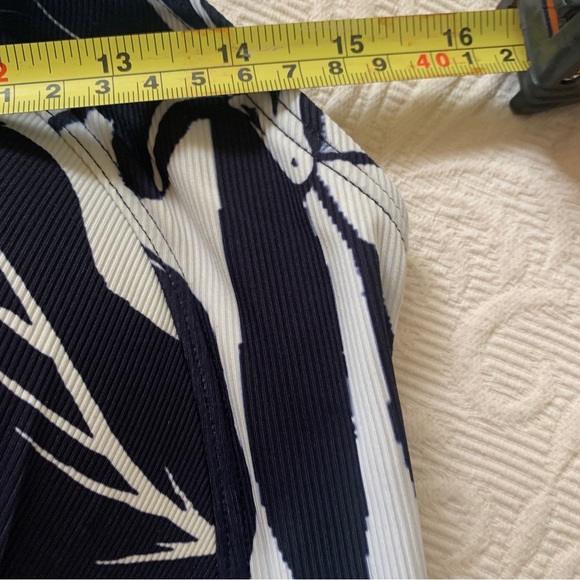 One Piece Swimsuit Swimwear Women Size 12 Black Floral Bathers Unbranded NWOT - Picture 4 of 9